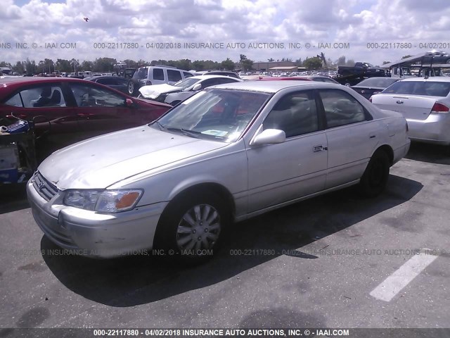 4T1BG22K11U054332 - 2001 TOYOTA CAMRY CE/LE/XLE SILVER photo 2