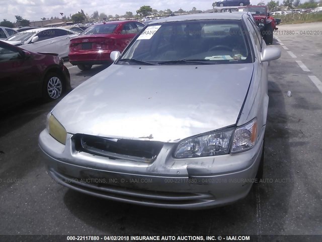 4T1BG22K11U054332 - 2001 TOYOTA CAMRY CE/LE/XLE 银色 照片 6