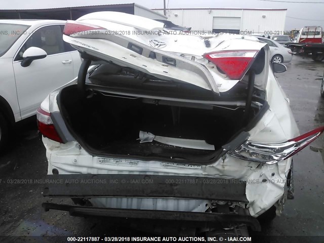 4T1BF1FK6FU487157 - 2015 TOYOTA CAMRY LE/XLE/SE/XSE WHITE photo 6