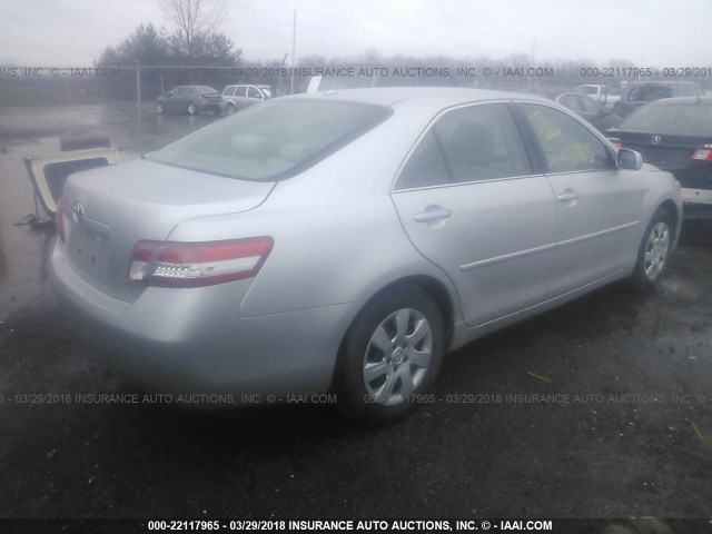 4T1BF3EK6BU632141 - 2011 TOYOTA CAMRY SE/LE/XLE SILVER photo 4