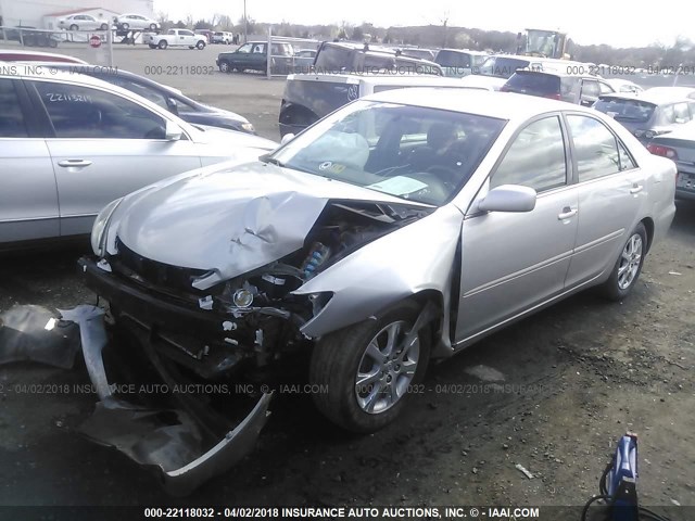 4T1BE30K35U026990 - 2005 TOYOTA CAMRY LE/XLE/SE SILVER photo 2