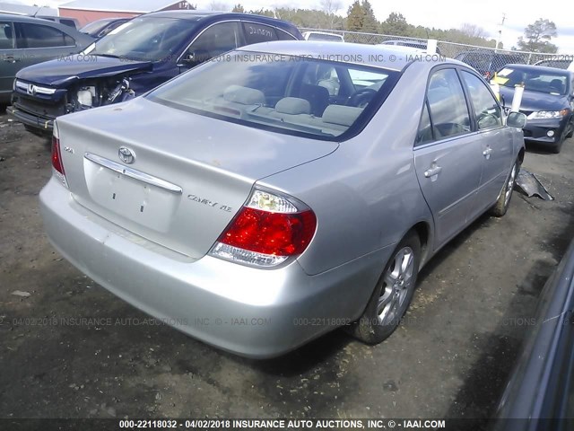 4T1BE30K35U026990 - 2005 TOYOTA CAMRY LE/XLE/SE SILVER photo 4