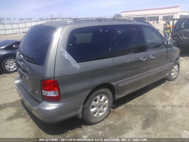 KNDUP132456748853 - 2005 KIA SEDONA EX/LX GRAY photo 4