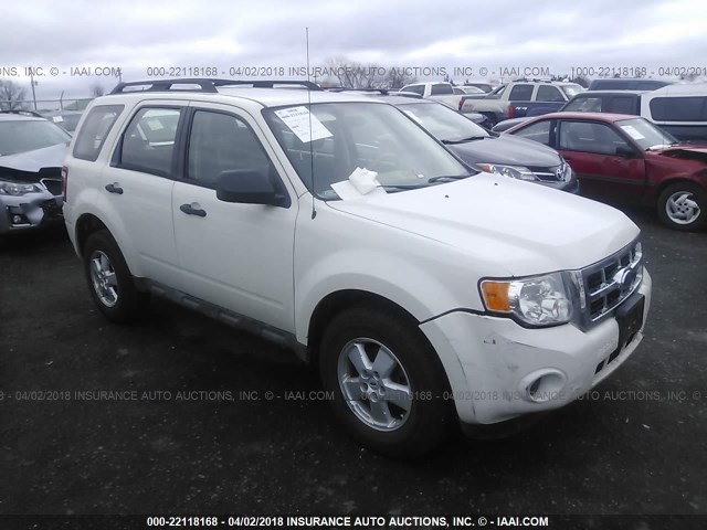 1FMCU02759KD10024 - 2009 FORD ESCAPE XLS WHITE photo 1