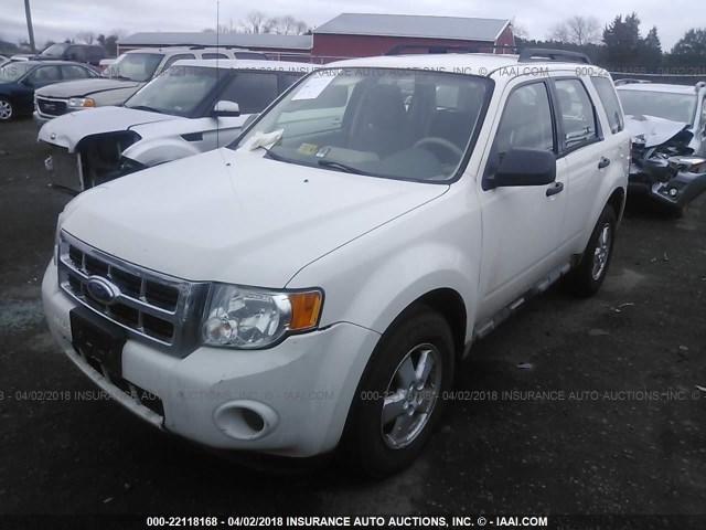 1FMCU02759KD10024 - 2009 FORD ESCAPE XLS WHITE photo 2