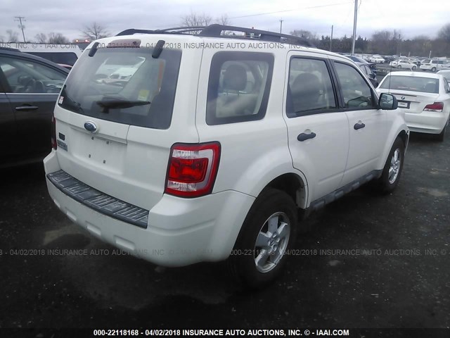 1FMCU02759KD10024 - 2009 FORD ESCAPE XLS WHITE photo 4