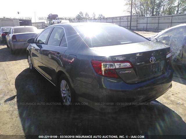 4T1BF1FKXEU309623 - 2014 TOYOTA CAMRY L/SE/LE/XLE 灰色 照片 3