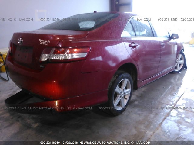 4T1BF3EK1BU189218 - 2011 TOYOTA CAMRY SE/LE/XLE RED photo 4