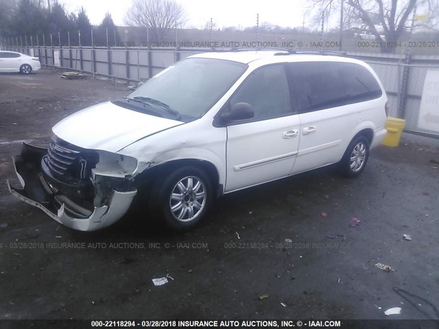 2C4GP54L15R184941 - 2005 CHRYSLER TOWN & COUNTRY TOURING WHITE photo 2