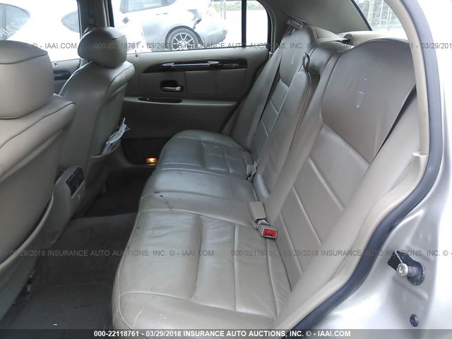 1LNHM81W41Y737919 - 2001 LINCOLN TOWN CAR EXECUTIVE GOLD photo 8