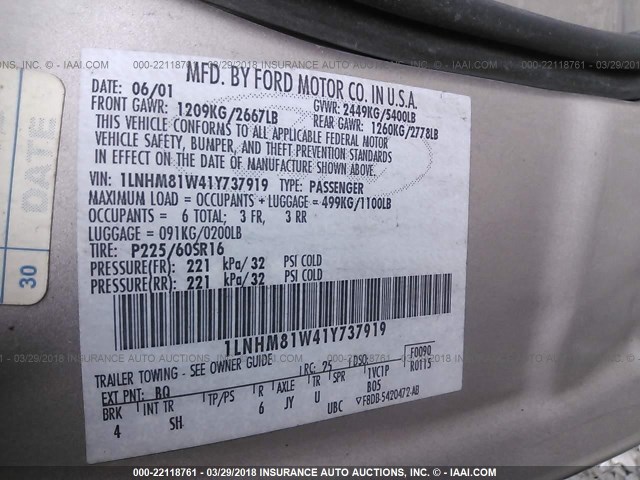 1LNHM81W41Y737919 - 2001 LINCOLN TOWN CAR EXECUTIVE GOLD photo 9