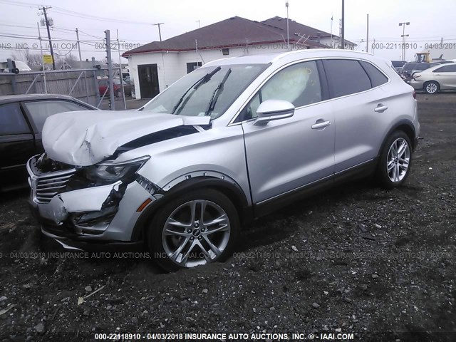 5LMCJ2A99FUJ05150 - 2015 LINCOLN MKC 银色 照片 2