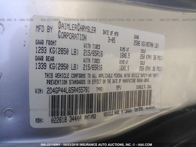 2D4GP44L65R455781 - 2005 DODGE GRAND CARAVAN SXT SILVER photo 9