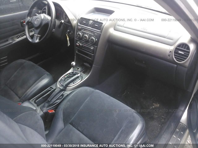 JTHBD192140091470 - 2004 LEXUS IS 300 SILVER photo 5