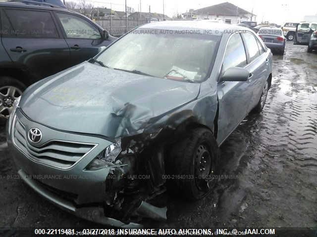 4T1BF3EK9AU558048 - 2010 TOYOTA CAMRY SE/LE/XLE Light Blue photo 2