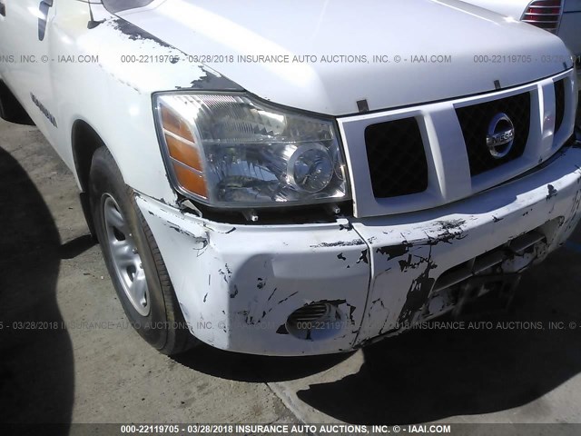 1N6AA07A56N567703 - 2006 NISSAN TITAN XE/SE/LE WHITE photo 6