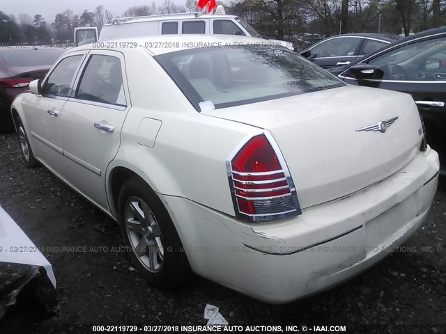 2C3AA53G15H636067 - 2005 CHRYSLER 300 TOURING CREAM photo 3