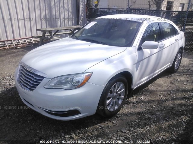 1C3BC1FB5BN549623 - 2011 CHRYSLER 200 WHITE photo 2