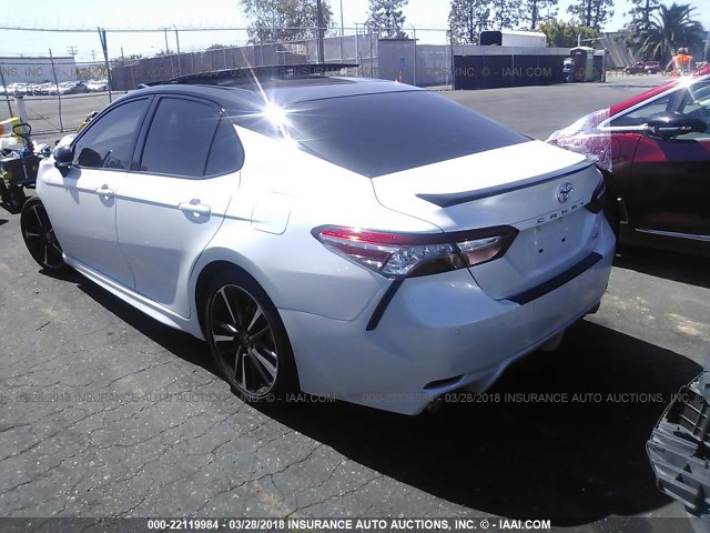 4T1B61HK6JU042004 - 2018 TOYOTA CAMRY XSE WHITE photo 3