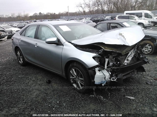 4T1BF1FK4FU001770 - 2015 TOYOTA CAMRY LE/XLE/SE/XSE SILVER photo 1