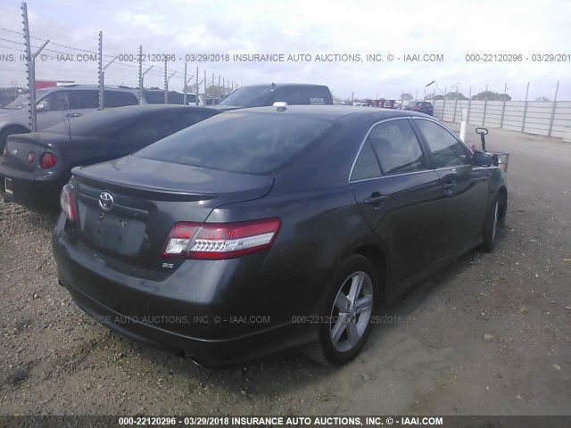 4T1BF3EK5BU218381 - 2011 TOYOTA CAMRY SE/LE/XLE GRAY photo 4