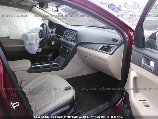 5NPE24AF8FH150959 - 2015 HYUNDAI SONATA SE RED photo 5