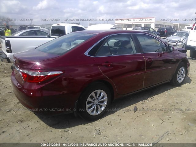 4T1BF1FK1HU626548 - 2017 TOYOTA CAMRY LE/XLE/SE/XSE BURGUNDY photo 4