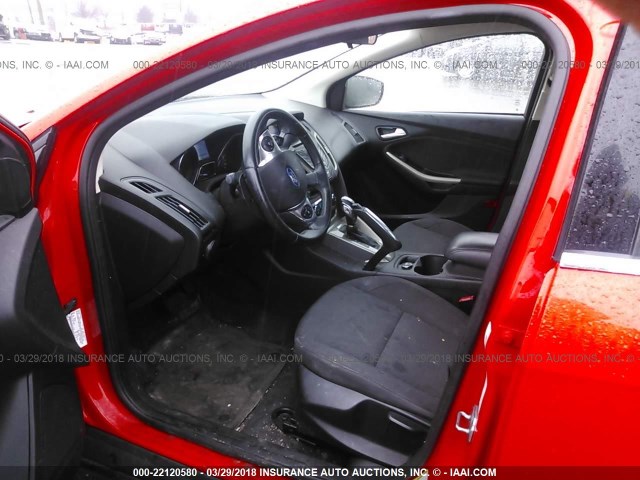 1FAHP3H25CL404751 - 2012 FORD FOCUS SEL RED photo 5
