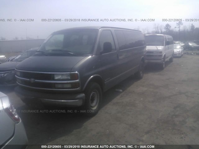 1GAHG39R2Y1265700 - 2000 CHEVROLET EXPRESS G3500  GRAY photo 2