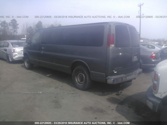 1GAHG39R2Y1265700 - 2000 CHEVROLET EXPRESS G3500  GRAY photo 3