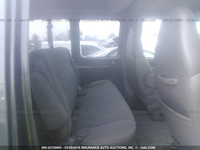 1GAHG39R2Y1265700 - 2000 CHEVROLET EXPRESS G3500  GRAY photo 8