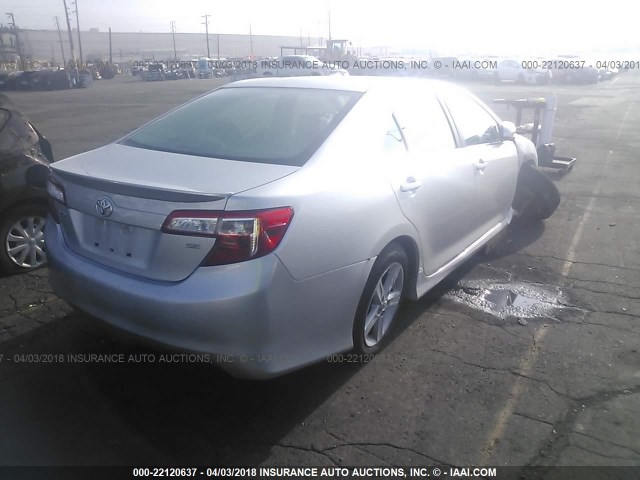 4T1BF1FK2EU326366 - 2014 TOYOTA CAMRY L/SE/LE/XLE SILVER photo 4