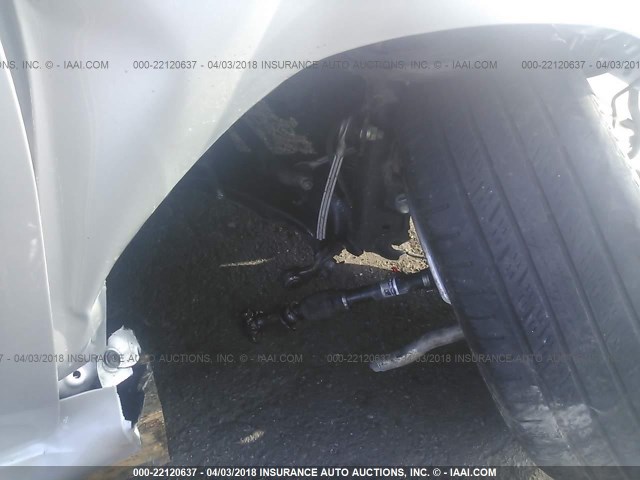 4T1BF1FK2EU326366 - 2014 TOYOTA CAMRY L/SE/LE/XLE Gümüş foto 6