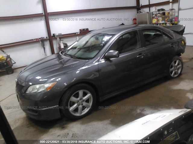 4T1BE46K07U050938 - 2007 TOYOTA CAMRY NEW GENERAT CE/LE/XLE/SE GRAY photo 2