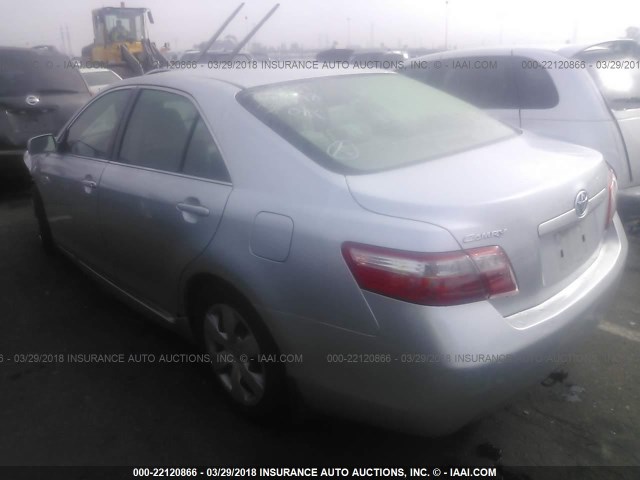 JTNBE46K273072171 - 2007 TOYOTA CAMRY NEW GENERAT CE/LE/XLE/SE SILVER photo 3
