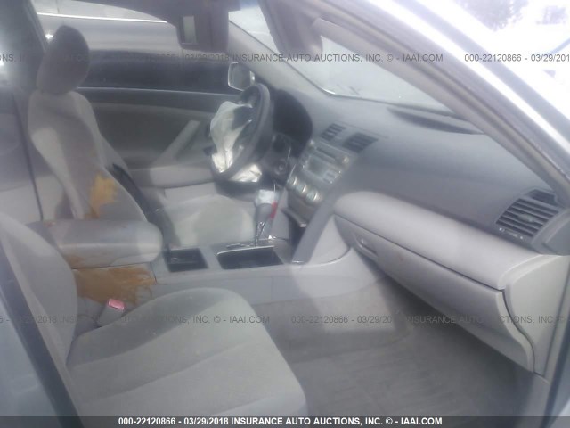 JTNBE46K273072171 - 2007 TOYOTA CAMRY NEW GENERAT CE/LE/XLE/SE SILVER photo 5