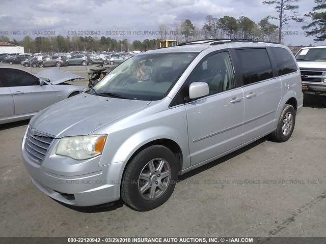 2A4RR5D18AR315353 - 2010 CHRYSLER TOWN & COUNTRY TOURING SILVER photo 2