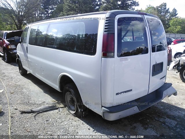 1GAHG39R321215217 - 2002 CHEVROLET EXPRESS G3500  WHITE photo 3