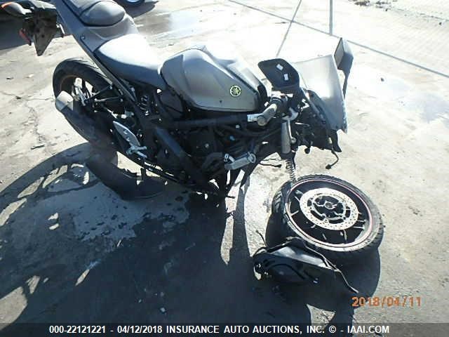 MH3RH06Y5GK014361 - 2016 YAMAHA YZFR3 GRAY photo 1