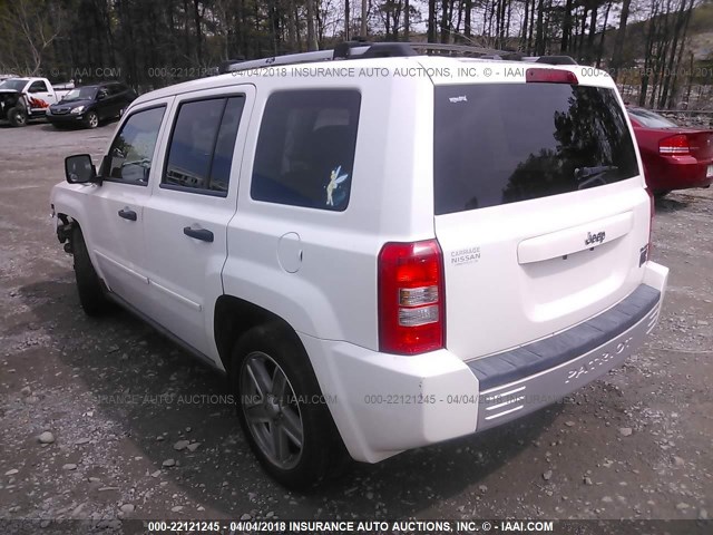 1J8FT48W67D410587 - 2007 JEEP PATRIOT LIMITED WHITE photo 3