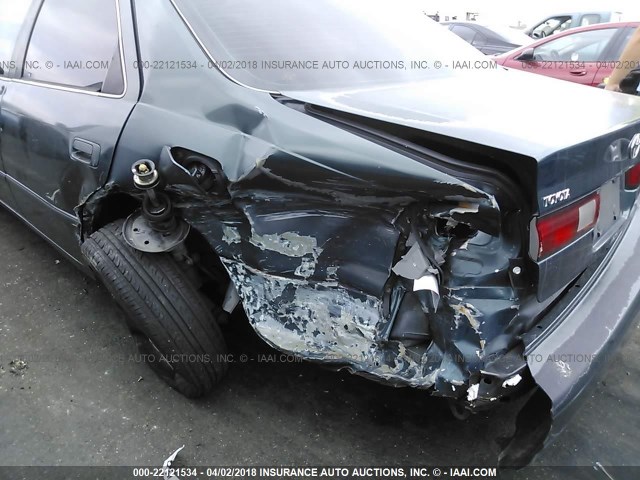 JT2BG22K7W0247502 - 1998 TOYOTA CAMRY CE/LE/XLE Dark Blue photo 6