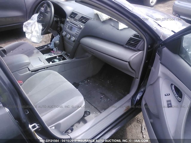 4T1BF3EK7AU576077 - 2010 TOYOTA CAMRY SE/LE/XLE 灰色 照片 5