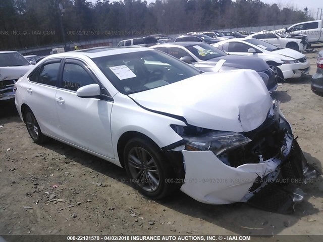 4T1BF1FK7GU129910 - 2016 TOYOTA CAMRY LE/XLE/SE/XSE თეთრი ფოტო 1