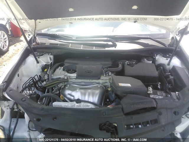 4T1BF1FK7GU129910 - 2016 TOYOTA CAMRY LE/XLE/SE/XSE თეთრი ფოტო 10