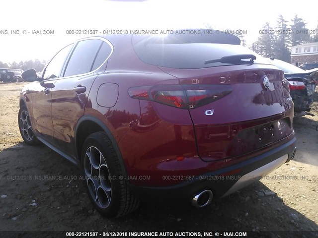 ZASFAKAN0J7B75412 - 2018 ALFA ROMEO STELVIO RED photo 3