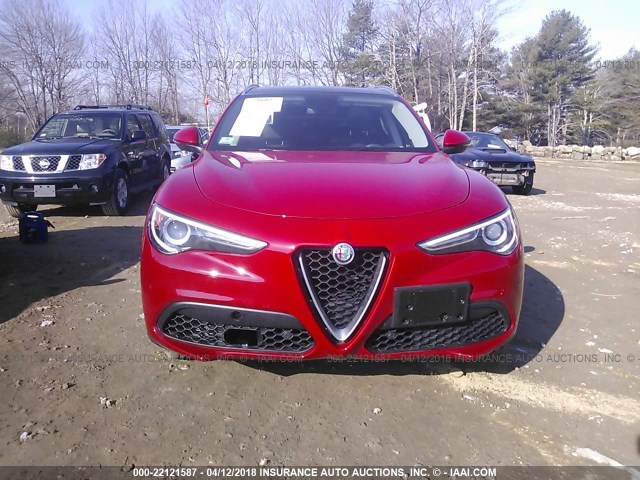 ZASFAKAN0J7B75412 - 2018 ALFA ROMEO STELVIO RED photo 6