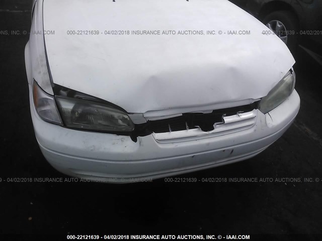JT2BG22KXV0046854 - 1997 TOYOTA CAMRY LE/XLE WHITE photo 6