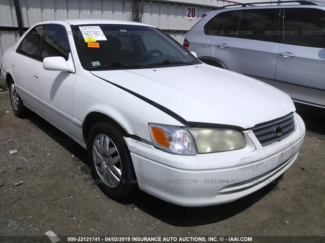 JT2BG22K6Y0417075 - 2000 TOYOTA CAMRY CE/LE/XLE 白色 照片 1