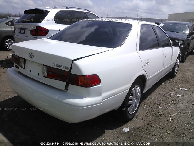 JT2BG22K6Y0417075 - 2000 TOYOTA CAMRY CE/LE/XLE 白色 照片 4