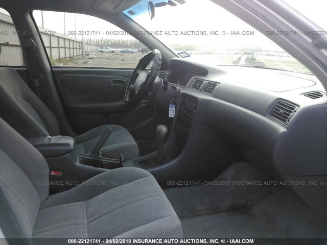 JT2BG22K6Y0417075 - 2000 TOYOTA CAMRY CE/LE/XLE 白色 照片 5